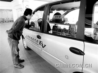 十年发力,中国一度成为世界新能源汽车发展的风向标。