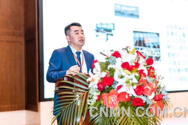 王李管董事长作主题报告