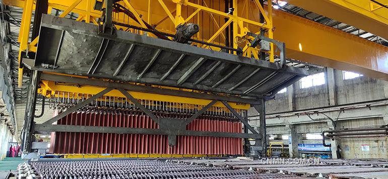 五鑫铜业电解厂出装作业