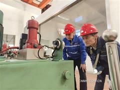 排查设备隐患筑安全